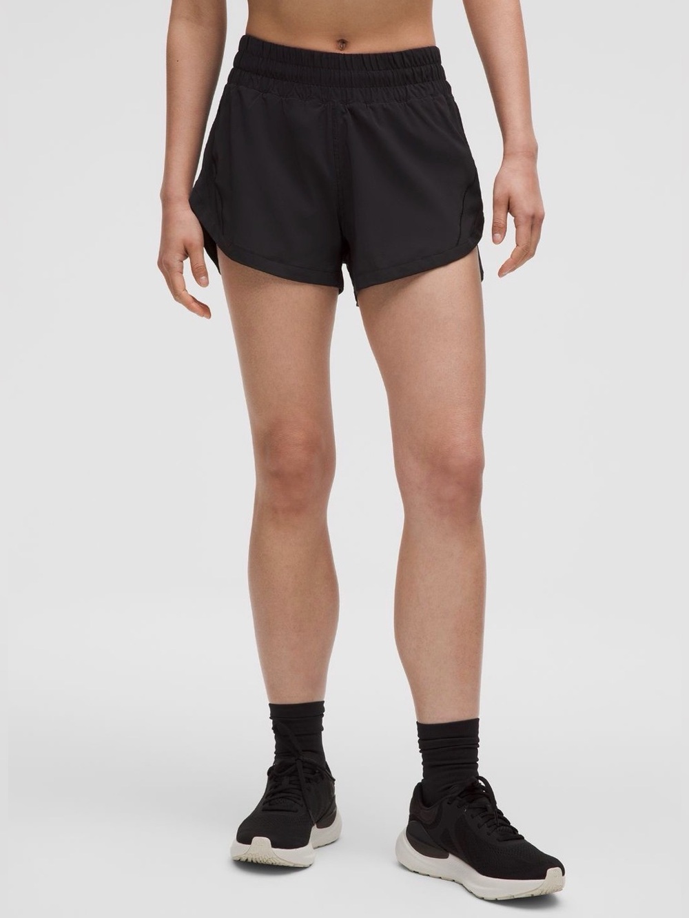 Lululemon Tracker Black Athletic Shorts Size 4 - C3-233
